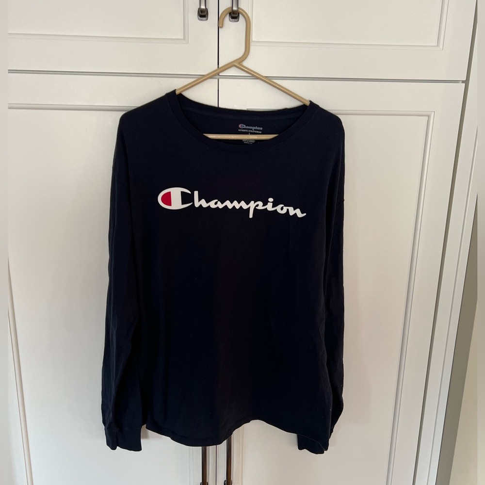 Champion Men’s long sleeve shirt sz L